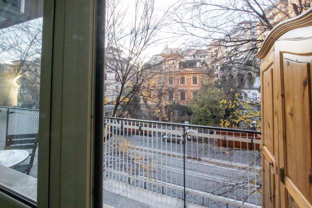B&B Colorful Suite Yard Rome Exterior photo